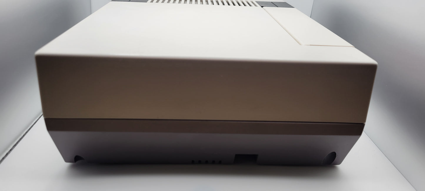NES-001 Fully Restored & Recapped (OEM Controller & Cables)